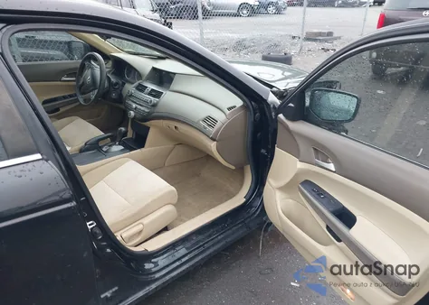 2010 Honda Accord 2.4 Lx-P z USA, uszkodzony, nr VIN 1HGCP2F41AA121650